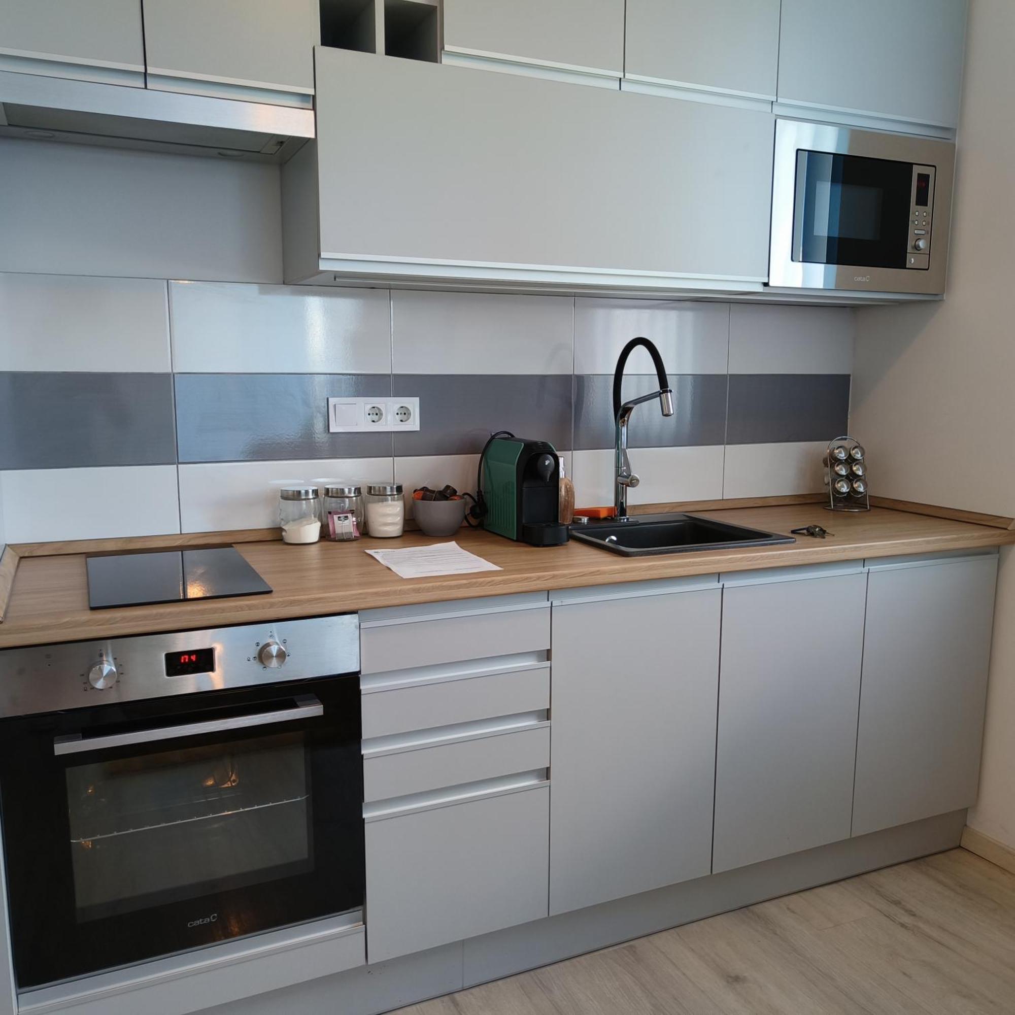 Pe-Ki Lux Apartman Székesfehérvár Екстериор снимка